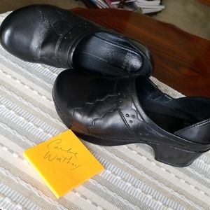 Hardly worn Dansko black clogs size 37